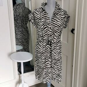 Tahari 100% linen zebra🦓  short sleeve dress in cream & black. Size XS. EUC